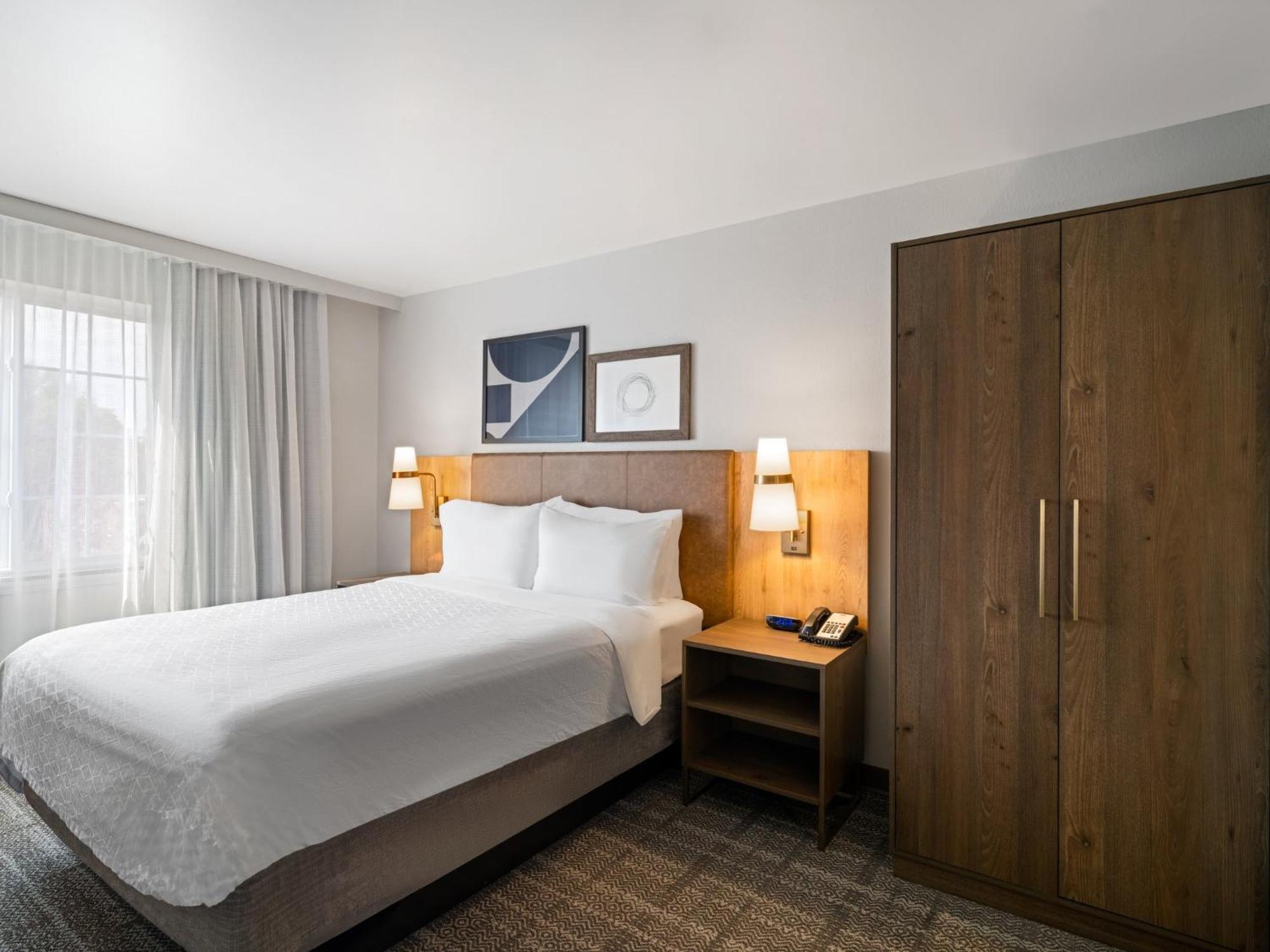 Hotel Staybridge University By Ihg 3*