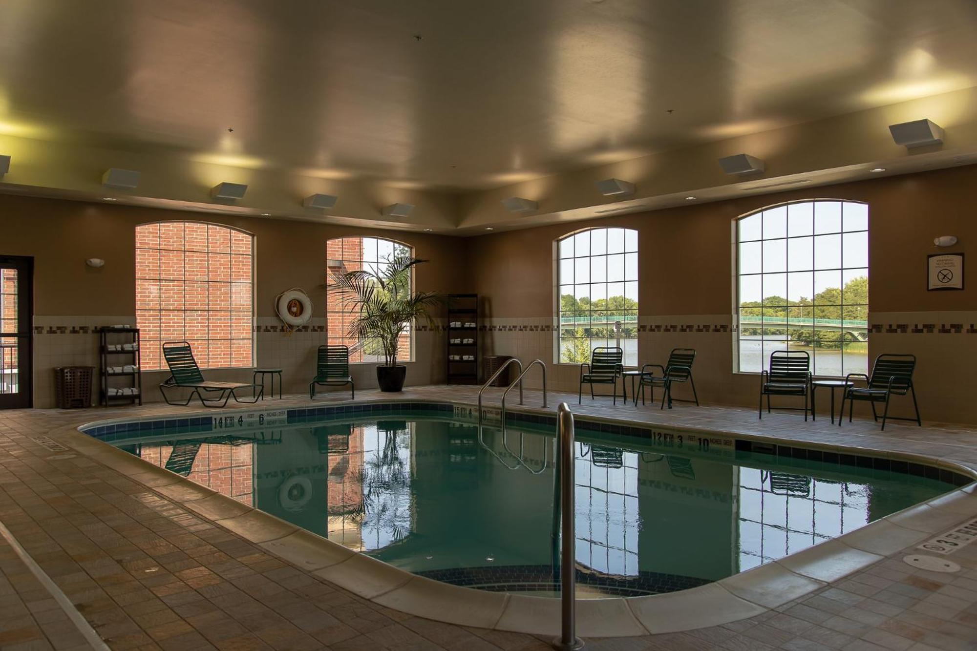 Staybridge By Ihg Hotel