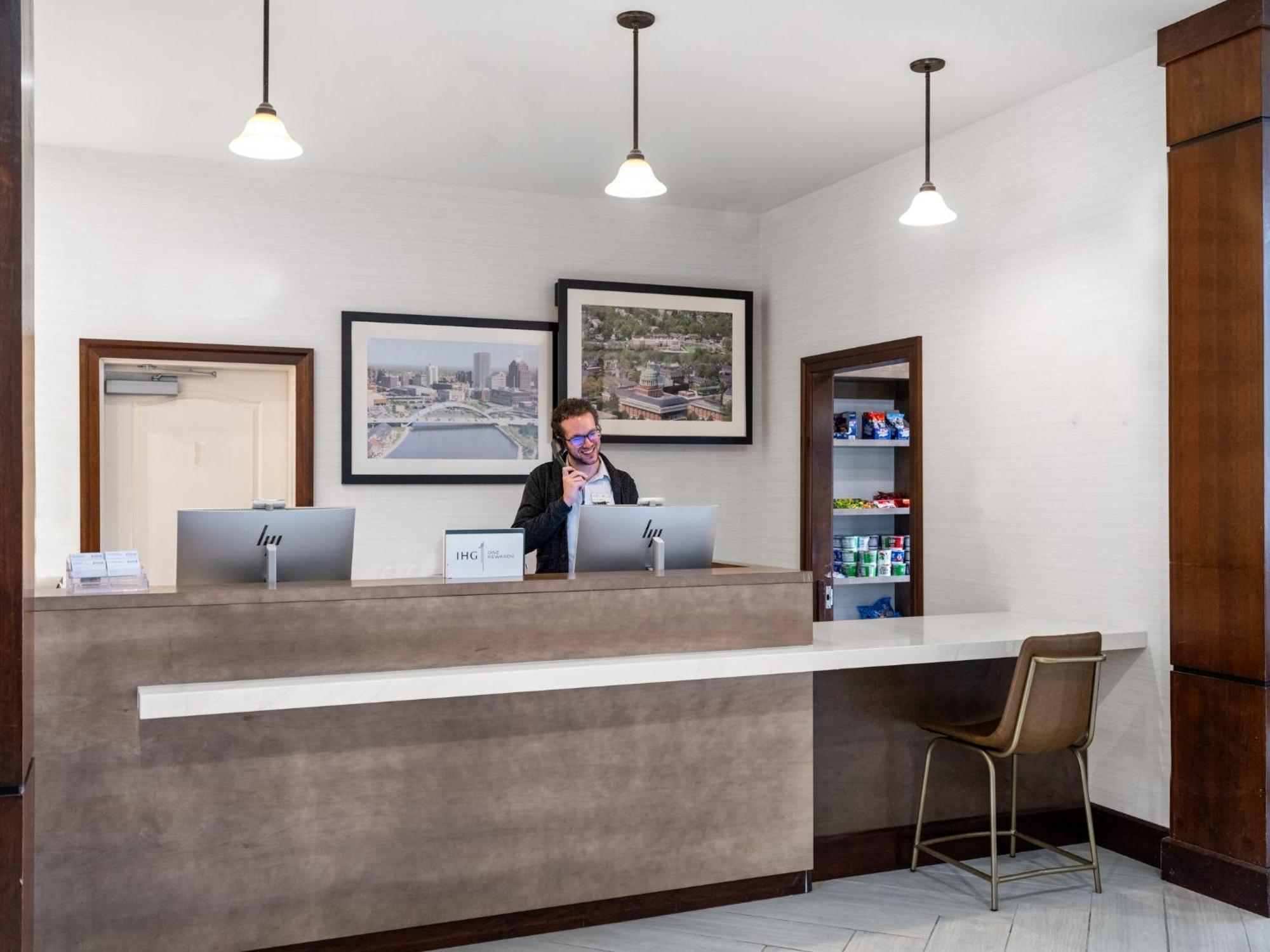 Staybridge By Ihg Hotel